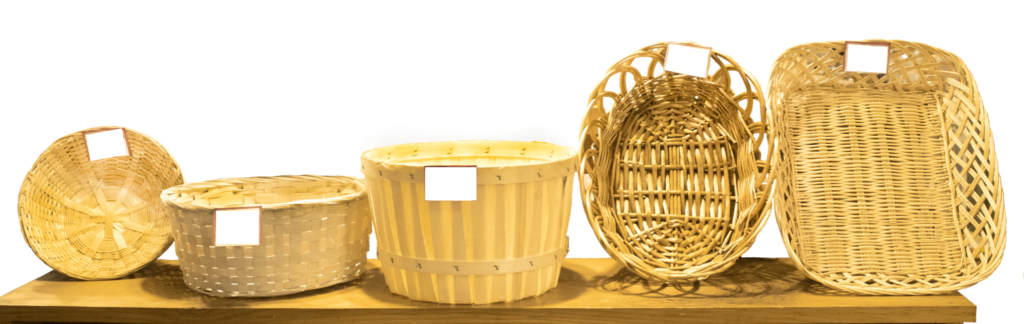 An image of empty gift baskets of various sizes.